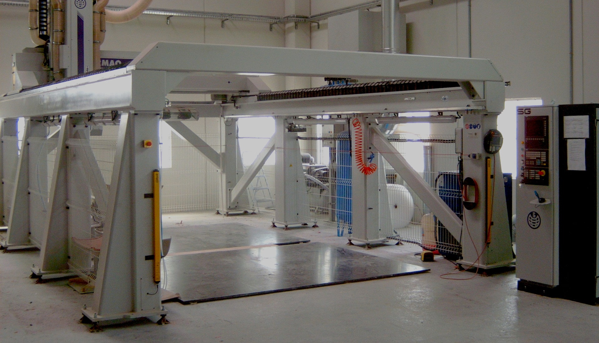 Centro de mecanizado automático de Sardaplast